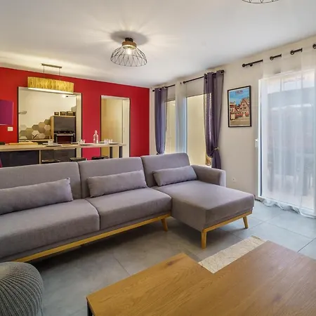 Maisons Calmes Avec Terrasses Et Garages Centre-ville B Et C *