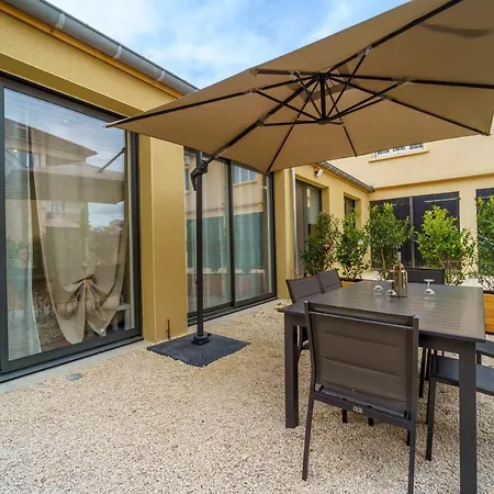 Maisons Calmes Avec Terrasses Et Garages Centre-ville B Et C *