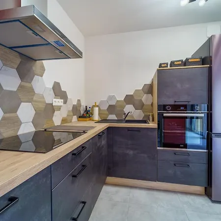 Hébergement de vacances Maisons Calmes Avec Terrasses Et Garages Centre-ville B Et C
