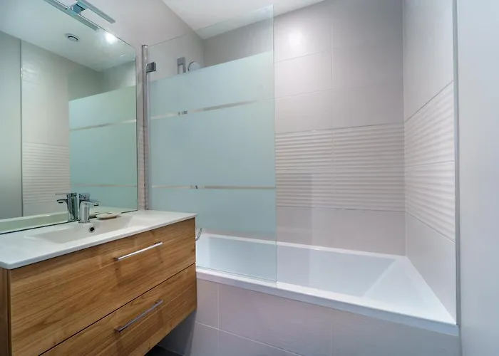 Hébergement de vacances Maisons Calmes Avec Terrasses Et Garages Centre-ville B Et C Dijon