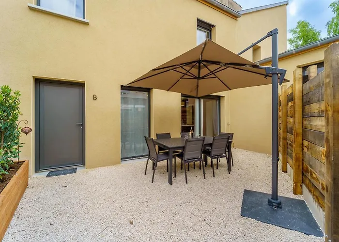 Maisons Calmes Avec Terrasses Et Garages Centre-ville B Et C Nyaraló Dijon