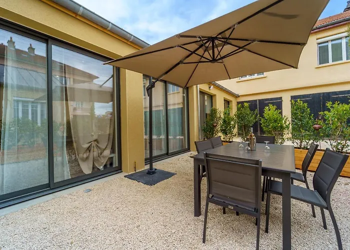 Maisons Calmes Avec Terrasses Et Garages Centre-ville B Et C *